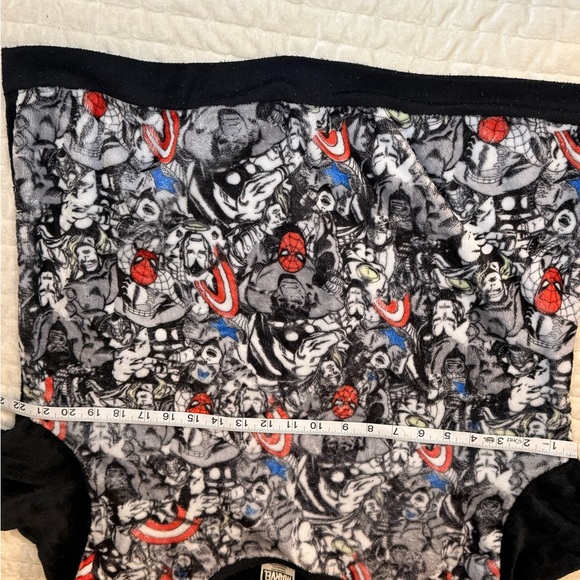 Marvel Avengers All Over Print Fleece Sweatshirt XL - Picture 4 of 6